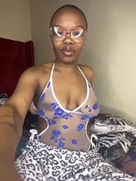 YummyMelanin117 online show from November 2025 06:07:02 PM