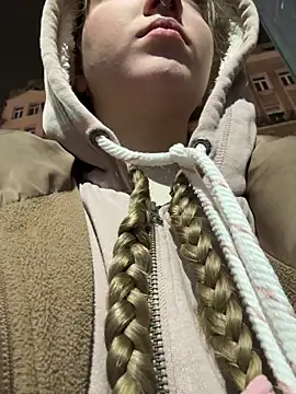 bambi lu online show from November 2025 04:31:02 PM