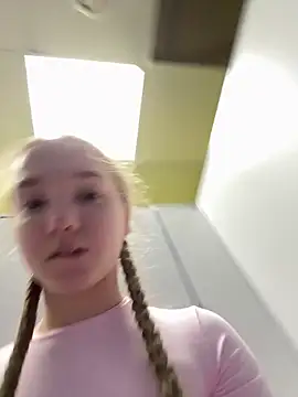 bambi lu online show from November 2025 03:28:01 AM