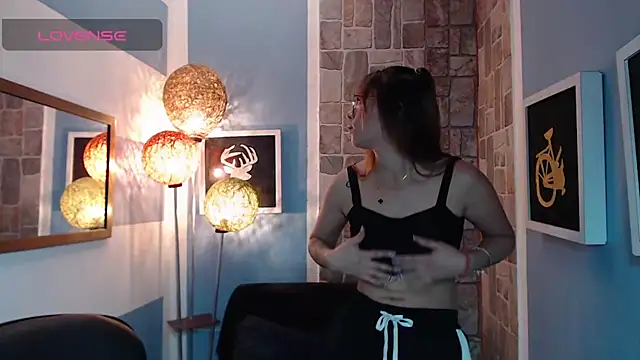 Fiorellaa delsd online show from November 2025 03:34:01 PM