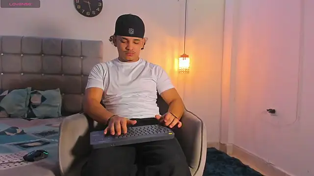 samxx muscle online show from November 2025 01:03:01 PM