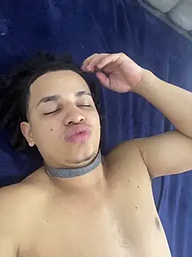 Snapshot of samxx_muscle chatting on February 2026 09:43:02 AM samxx muscle online show from February 2026 09:43:02 AM