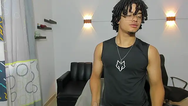 Snapshot of samxx_muscle chatting on May 2026 02:45:02 PM samxx muscle online show from May 2026 02:45:02 PM