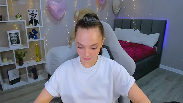 MelanieAlves online show from March 2026 12:33:01 PM