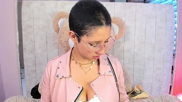 Elaine87  online show from October 2025 09:02:01 PM