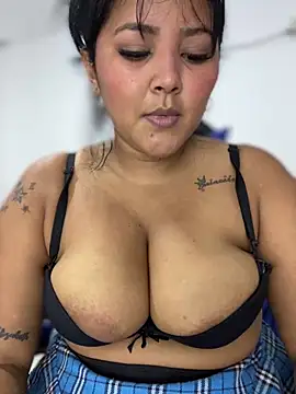 Snapshot of sashaoficial_ chatting on February 2026 10:24:01 PM sashaoficial online show from February 2026 10:24:01 PM