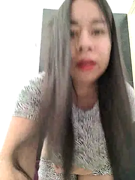 Snapshot of Yuli_Mars chatting on April 2026 02:30:01 PM Yuli Mars online show from April 2026 02:30:01 PM