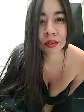 Snapshot of Yuli_Mars chatting on May 2026 02:08:02 AM Yuli Mars online show from May 2026 02:08:02 AM