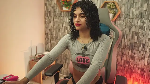Snapshot of bonniie_98_ chatting on June 2026 06:24:02 PM bonniie 98 online show from June 2026 06:24:02 PM
