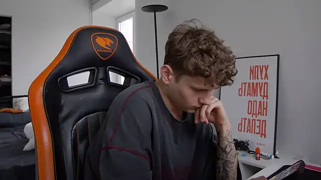 DanyDavis online show from October 2025 10:59:02 AM