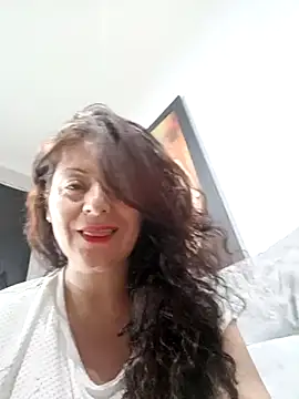 lunadicty online show from March 2025 11:26:01 PM