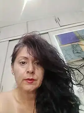 lunadicty online show from May 2026 11:56:01 PM