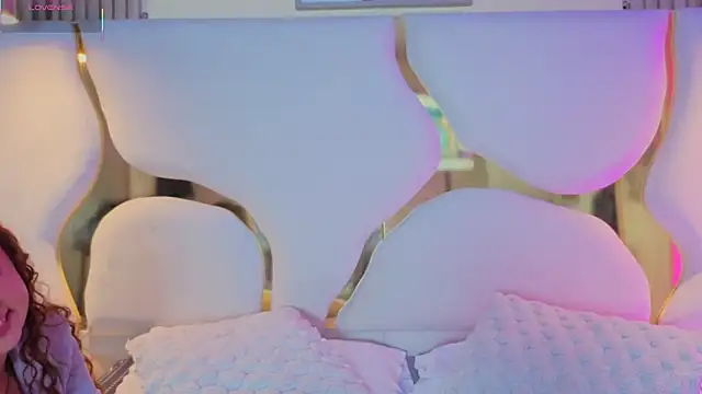 AmmberJones online show from December 2025 12:03:02 PM