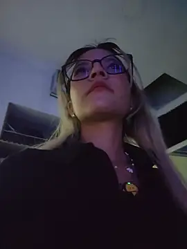 Pretty roxxyy online show from March 2026 11:14:01 AM