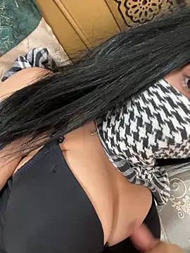 QueenLujaine online show from January 2026 11:04:01 AM