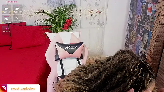 Snapshot of sweet-temptation_ chatting on November 2025 03:08:02 AM sweet-temptation online show from November 2025 03:08:02 AM