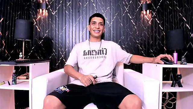 Matt Ruso online show from November 2025 03:50:01 AM