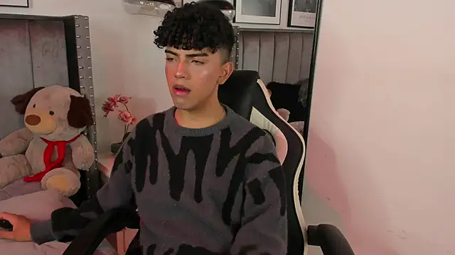 Snapshot of Niick_Twink chatting on September 2025 07:35:02 PM Niick Twink online show from September 2025 07:35:02 PM