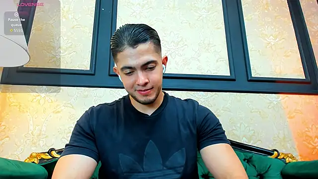 Snapshot of GrantBlake chatting on February 2026 06:32:01 AM GrantBlake online show from February 2026 06:32:01 AM