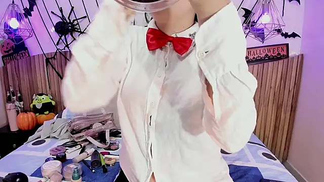 Snapshot of AlissaJoness chatting on October 2025 11:40:01 AM AlissaJoness online show from October 2025 11:40:01 AM