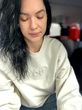 MeekyRich online show from October 2025 04:10:01 AM