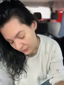 MeekyRich online show from October 2025 02:33:01 AM