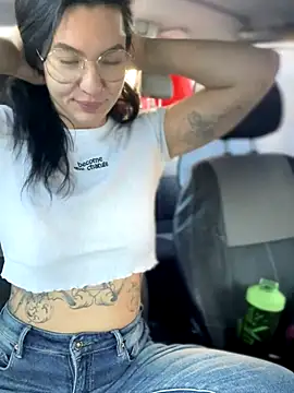 MeekyRich online show from October 2025 04:57:01 AM