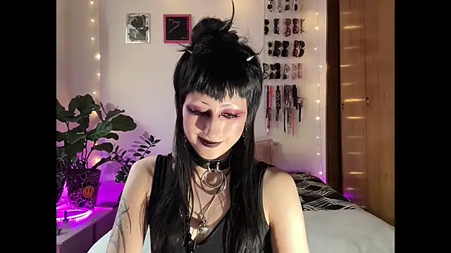 ELENA UMBRA online show from December 2025 08:17:01 PM