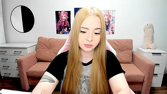 mistress lain online show from February 2026 10:00:02 PM