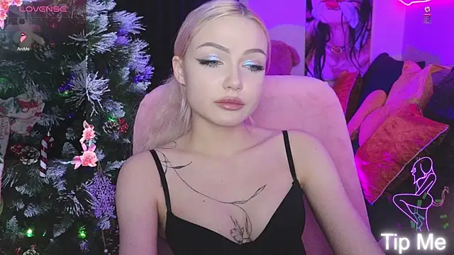 LinaLirian online show from January 2026 06:00:02 PM