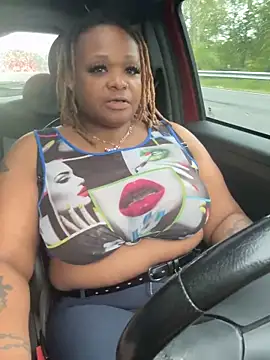 RoyalQueen2u online show from April 2026 10:18:02 PM