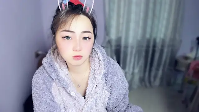 yuki3366 online show from November 2025 04:56:01 AM