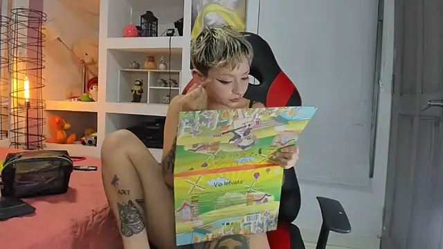 Snapshot of angels_petite_ chatting on September 2025 02:22:01 AM angels petite online show from September 2025 02:22:01 AM