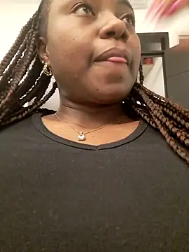 Shanyqueen online show from November 2025 02:45:01 AM