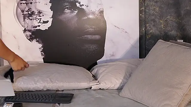 Susan wall online show from February 2026 12:39:02 PM