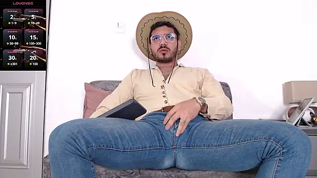 Snapshot of samuelcoopeer chatting on December 2025 04:03:02 PM samuelcoopeer online show from December 2025 04:03:02 PM