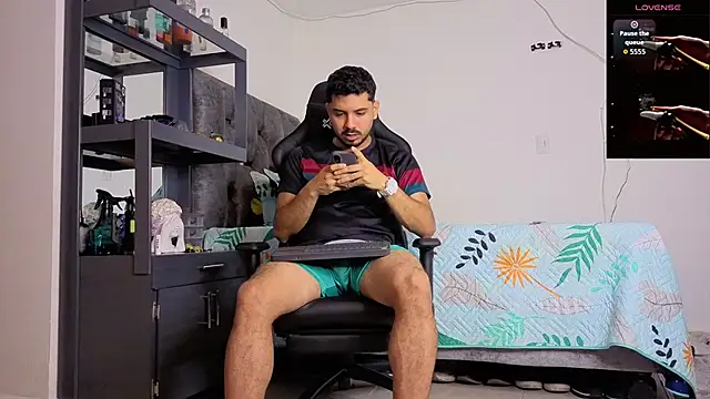 Snapshot of samuelcoopeer chatting on February 2026 01:29:02 PM samuelcoopeer online show from February 2026 01:29:02 PM