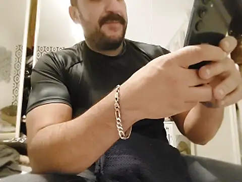 CloudyMuscleBeefy online show from October 2025 04:46:01 PM