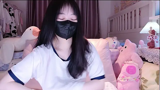 love-uiui online show from November 2025 02:12:02 PM