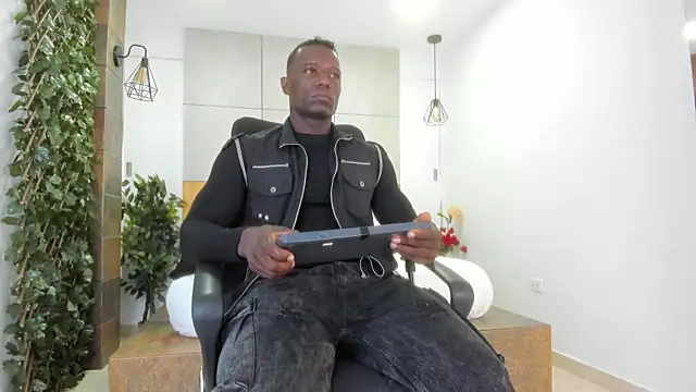 MarcusBlack  online show from October 2025 12:36:02 PM