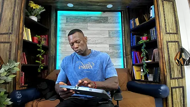 Snapshot of MarcusBlack_ chatting on April 2026 02:30:01 PM MarcusBlack online show from April 2026 02:30:01 PM