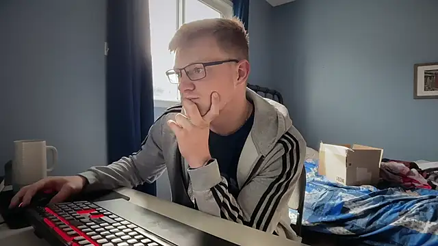 lustylyndon online show from May 2026 03:18:01 PM