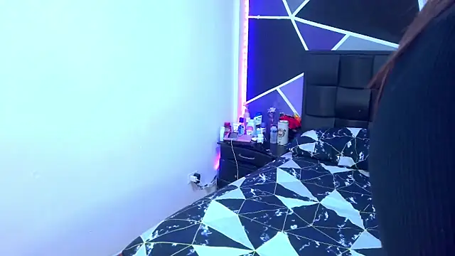 Snapshot of jazminslut chatting on February 2026 01:21:02 AM jazminslut online show from February 2026 01:21:02 AM