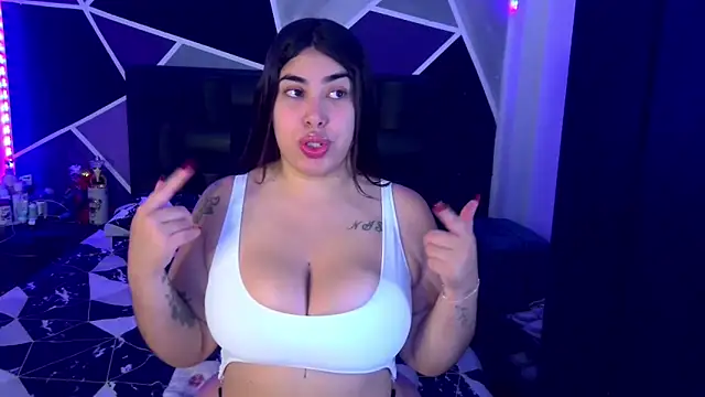 Snapshot of jazminslut chatting on February 2026 01:06:01 AM jazminslut online show from February 2026 01:06:01 AM