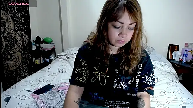 Snapshot of Violet_Bosh chatting on November 2025 02:17:01 PM Violet Bosh online show from November 2025 02:17:01 PM