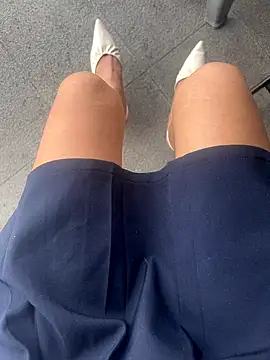 xiaoyuan01 online show from October 2025 12:53:02 AM