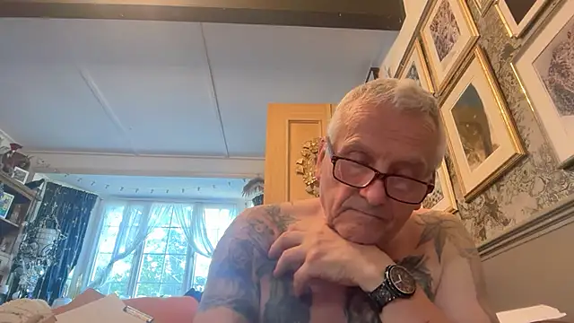 Snapshot of poggles chatting on July 2026 03:03:02 PM poggles online show from July 2026 03:03:02 PM