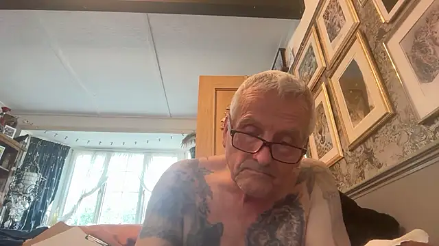 Snapshot of poggles chatting on July 2026 03:16:01 PM poggles online show from July 2026 03:16:01 PM