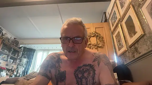 Snapshot of poggles chatting on July 2026 05:21:01 AM poggles online show from July 2026 05:21:01 AM
