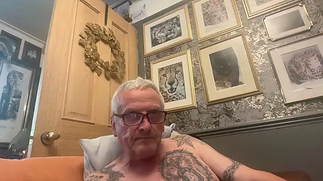 Snapshot of poggles chatting on July 2026 07:38:01 PM poggles online show from July 2026 07:38:01 PM